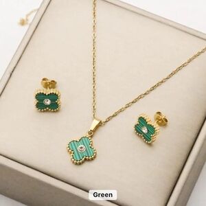 Elegant Green and Gold Jewelry Set